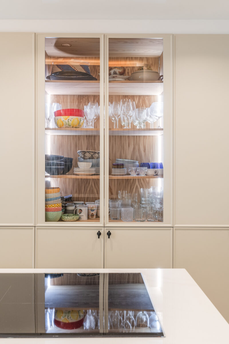 Une cuisine ouverte… sur la vie : une péninsule qui relie cuisine et salle à manger
