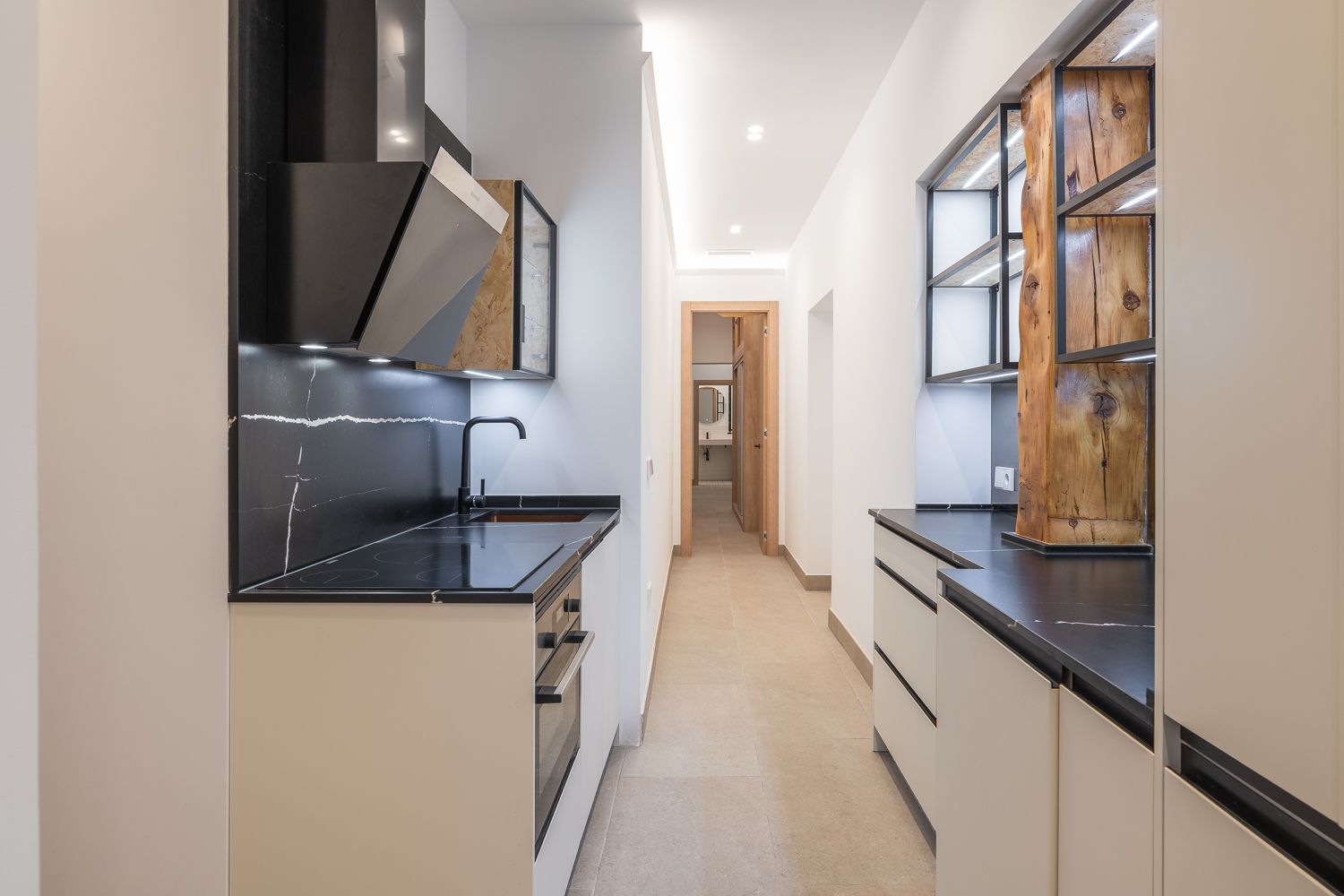 Industrial Loft: Workshop-Style Kitchens in Madrid Apartments