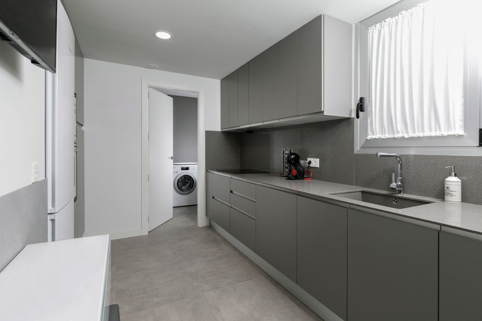 A Place for Efficiency: Parallel Galley Kitchen