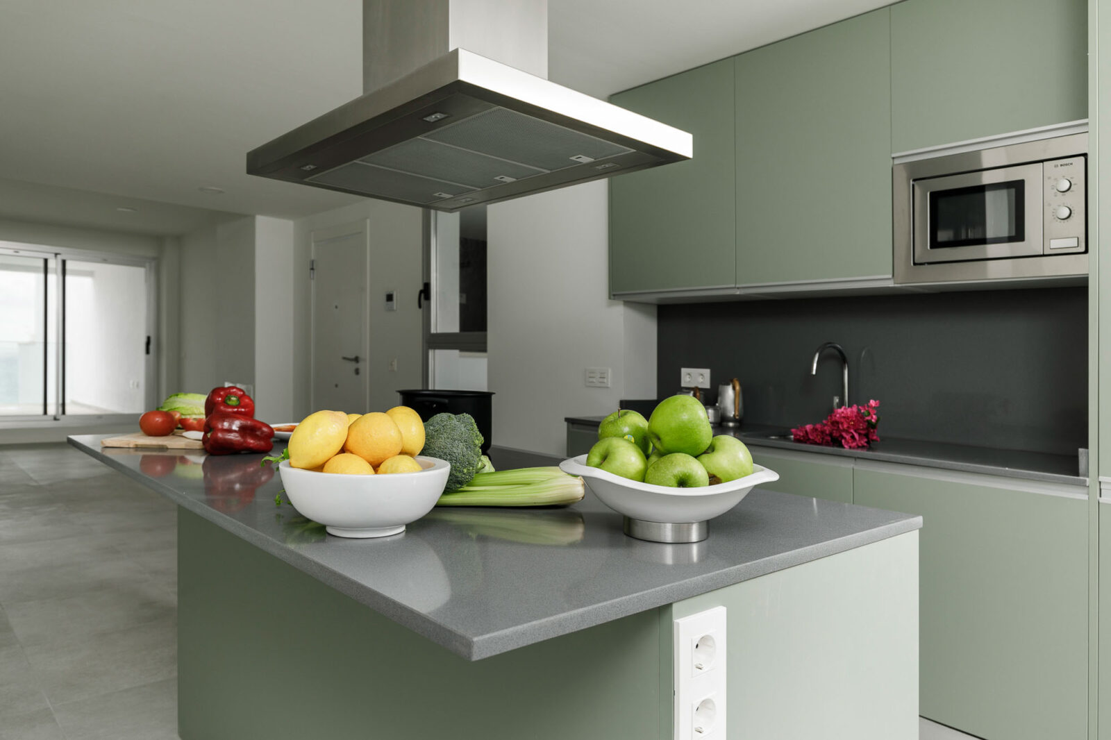 Lar Bay Benalmádena: Kitchens Made for Mediterranean Living