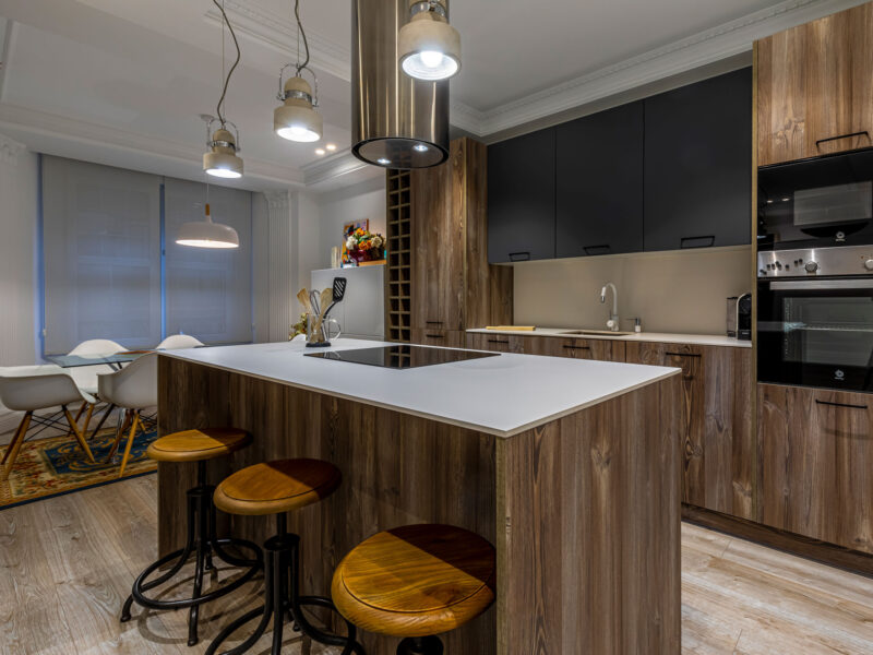 Like a Space-Tailored Suit: A Kitchen Designed to Enjoy